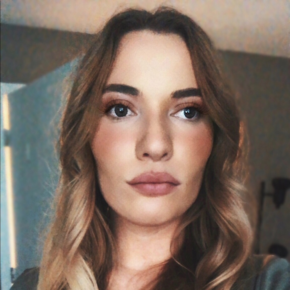 Meet your Posher, Malia